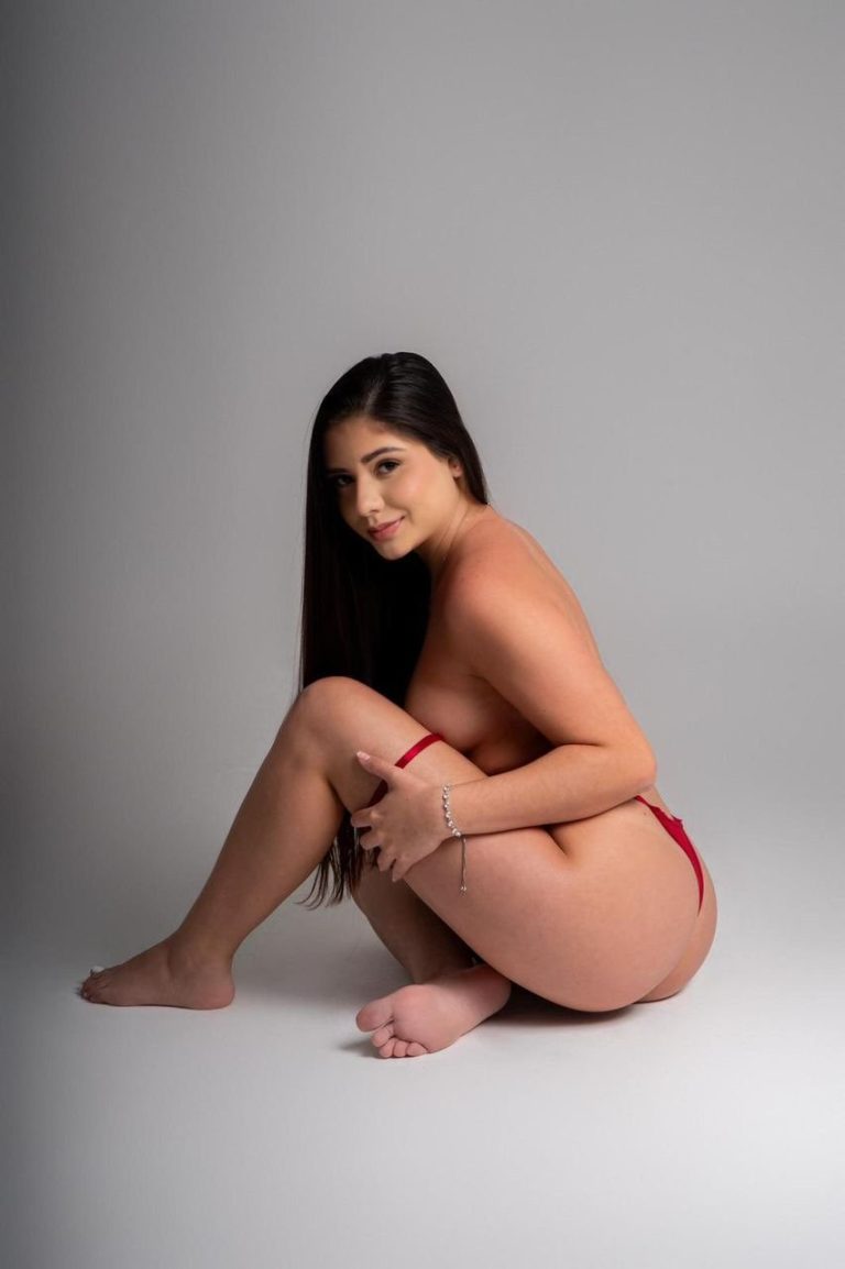 Aleksansra, Hot Sexy