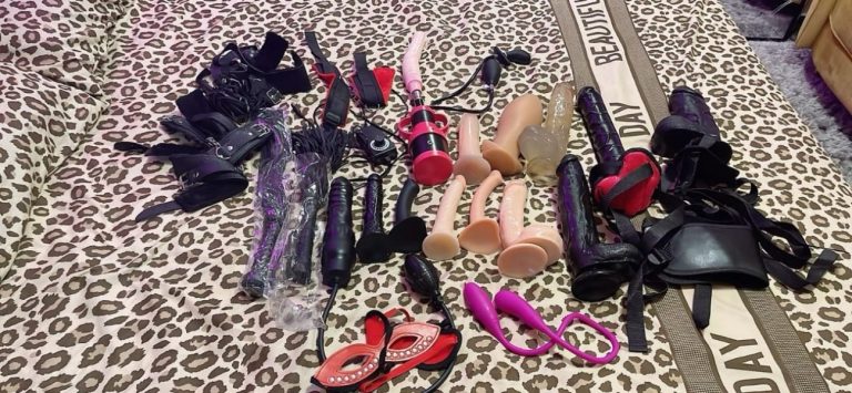 🦋Emily – strapon/PoppersToys/nuru.alone